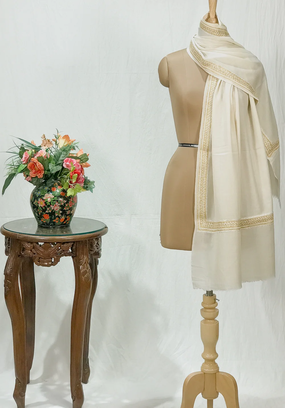 Off-White Pure Pashmina Stole with Tilla Hand Work Off-White Pure Pashmina Stole with Tilla Hand Work