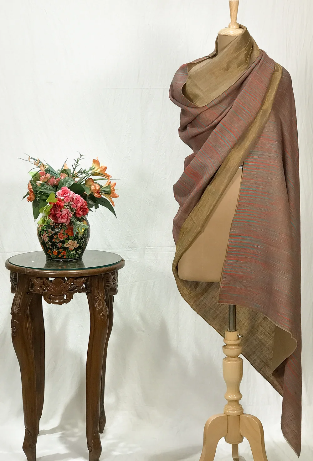 Zari Reversible Space Dye Multi-Colour Pure Pashmina Shawl Zari Reversible Space Dye Multi-Colour Pure Pashmina Shawl