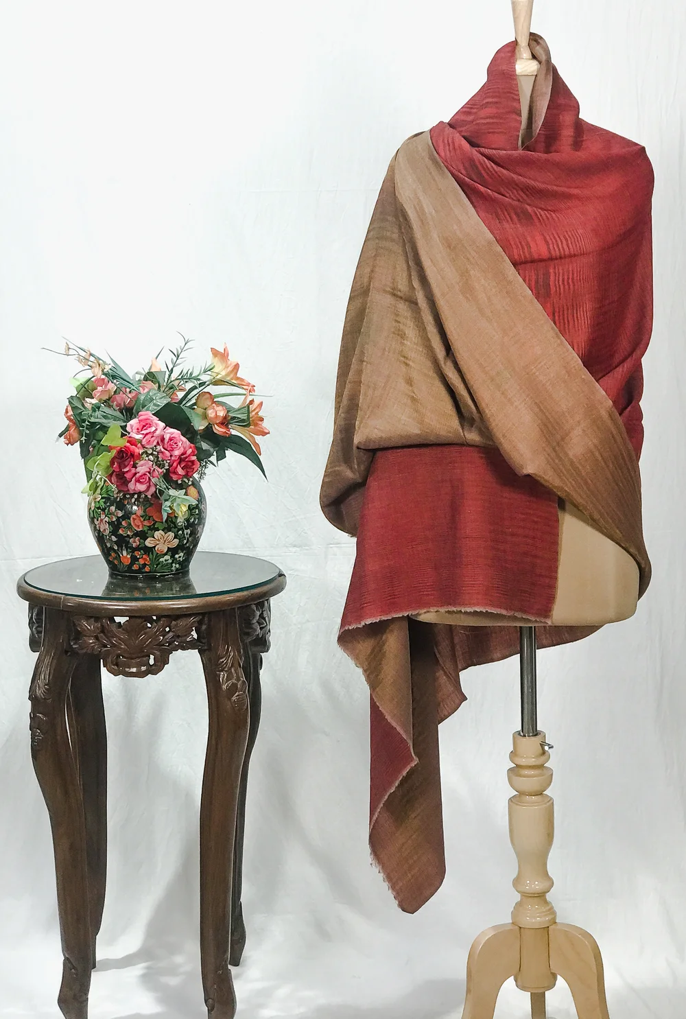 Maroon and Black Space Dye Zari Reversible Pure Pashmina Shawl