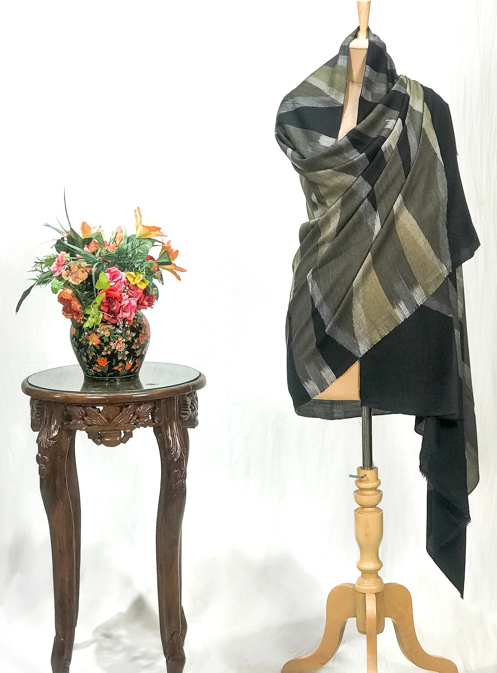 Black Geometrical Pattern Ikat Pure Pashmina Shawl