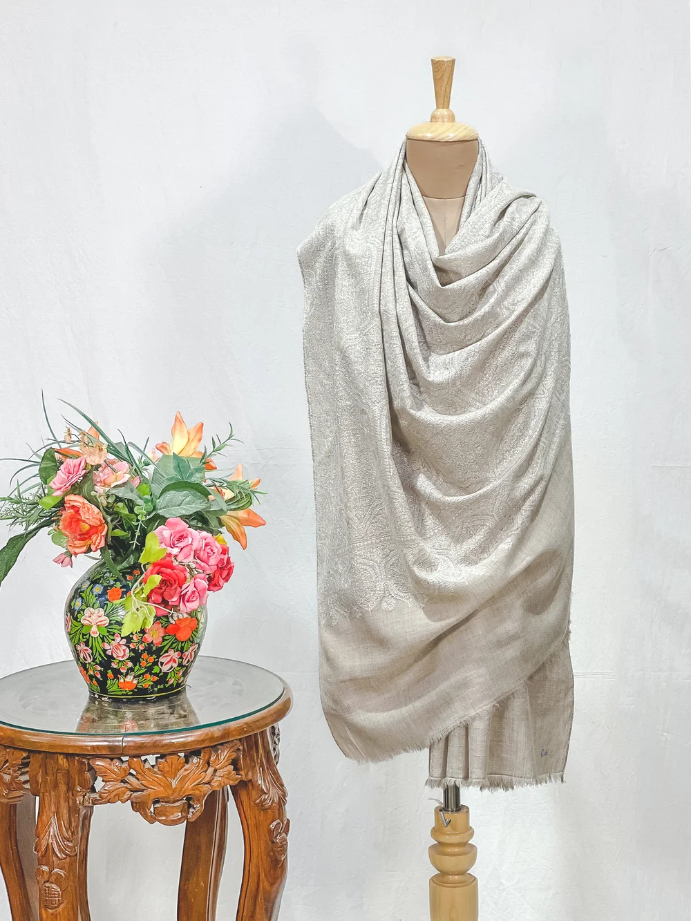 Beige Women Kashmiri Sozni Jaal Pure Pashmina Shawl Beige Women Kashmiri Sozni Jaal Pure Pashmina Shawl
