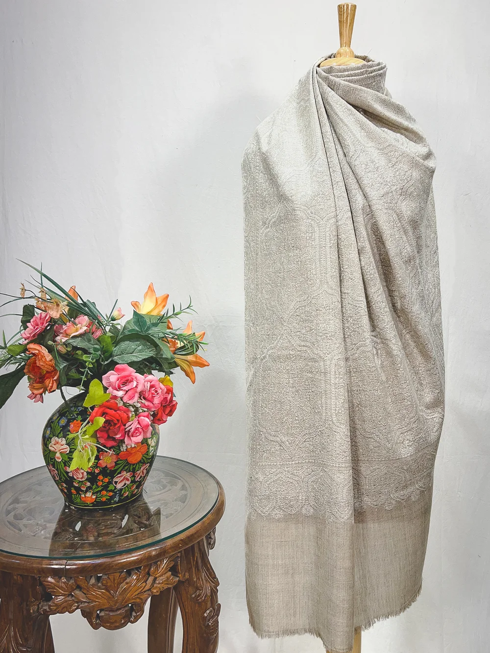 Beige Women Kashmiri Sozni Jaal Pure Pashmina Shawl Beige Women Kashmiri Sozni Jaal Pure Pashmina Shawl