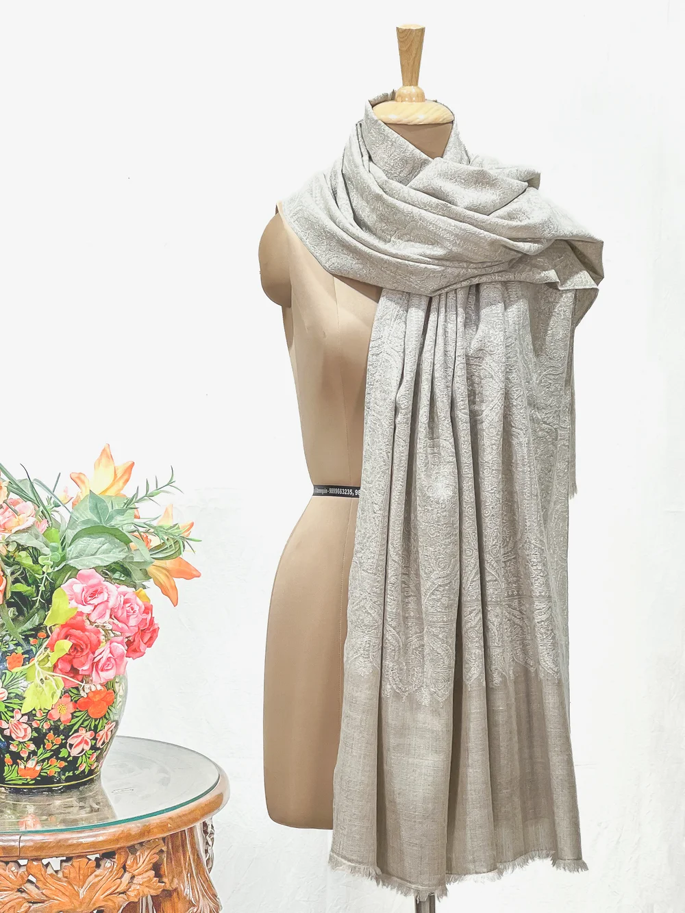 Beige Women Kashmiri Sozni Jaal Pure Pashmina Shawl Beige Women Kashmiri Sozni Jaal Pure Pashmina Shawl