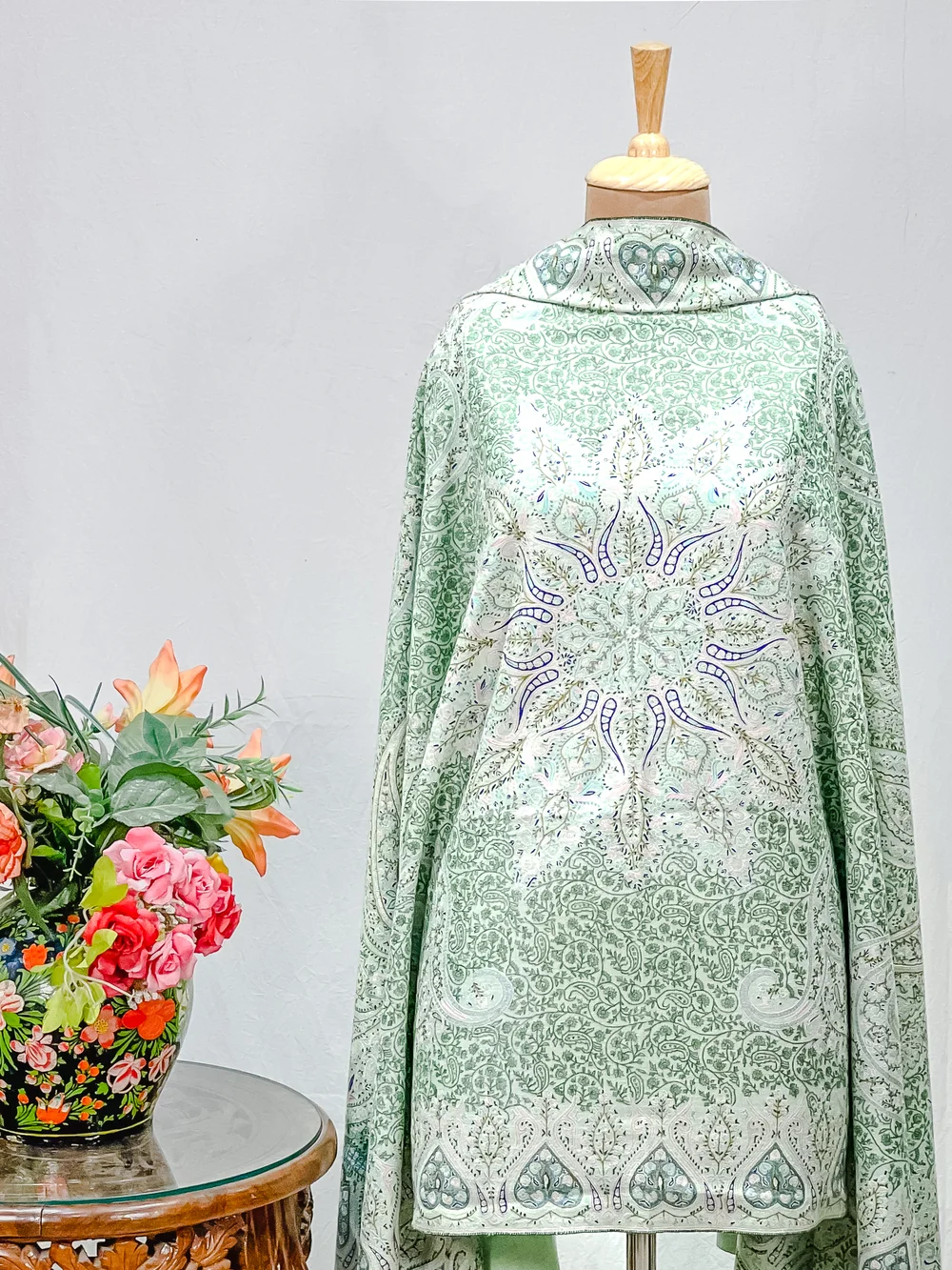 Pista Green Women Kashmiri Sozni Jaal Pure Pashmina Shawl With Hand Embroidery Pista Green Women Kashmiri Sozni Jaal Pure Pashmina Shawl With Hand Embroidery