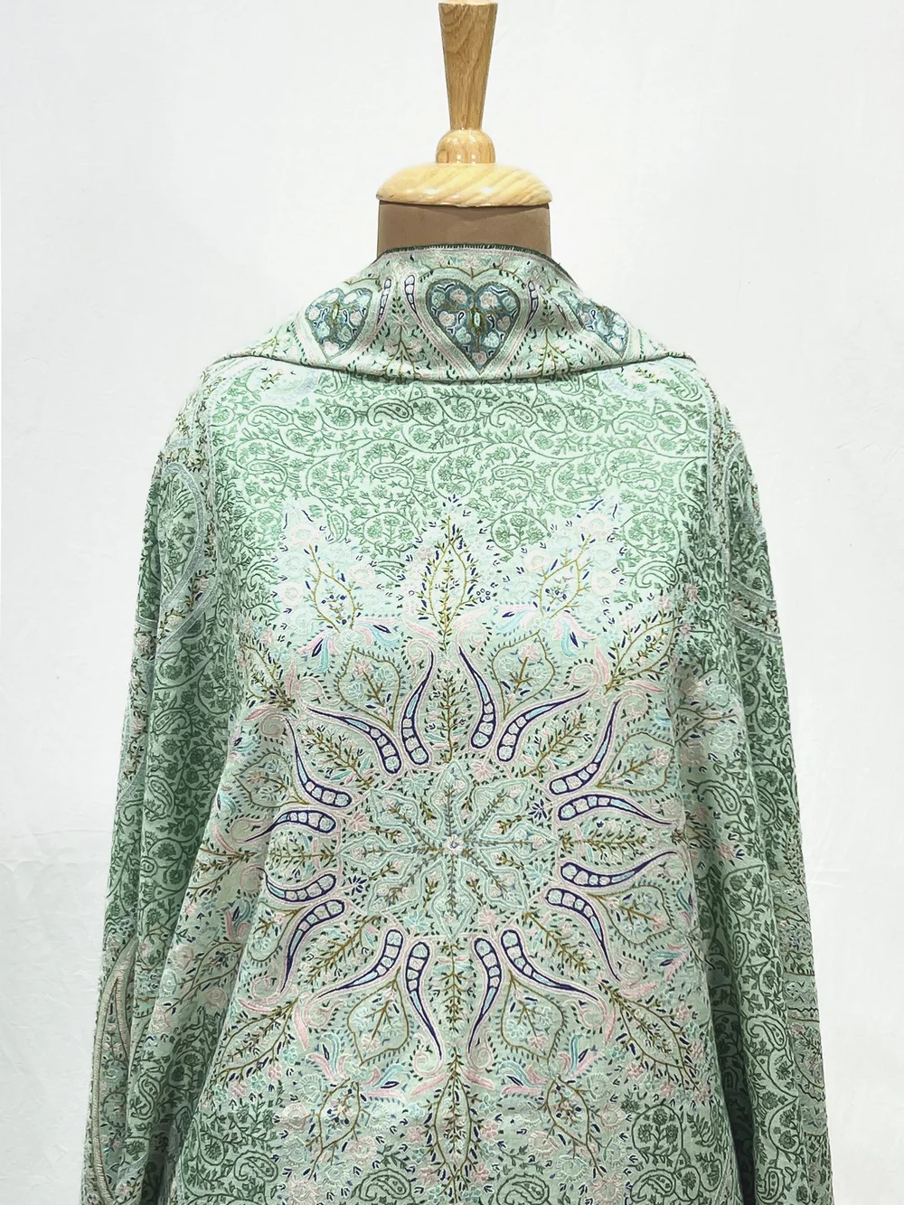 Pista Green Women Kashmiri Sozni Jaal Pure Pashmina Shawl With Hand Embroidery Pista Green Women Kashmiri Sozni Jaal Pure Pashmina Shawl With Hand Embroidery