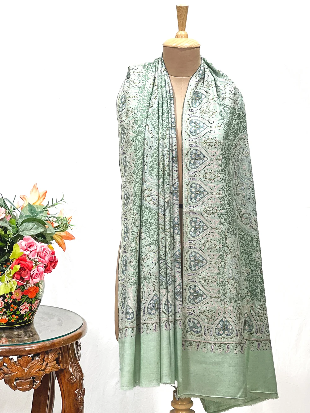 Pista Green Women Kashmiri Sozni Jaal Pure Pashmina Shawl With Hand Embroidery Pista Green Women Kashmiri Sozni Jaal Pure Pashmina Shawl With Hand Embroidery