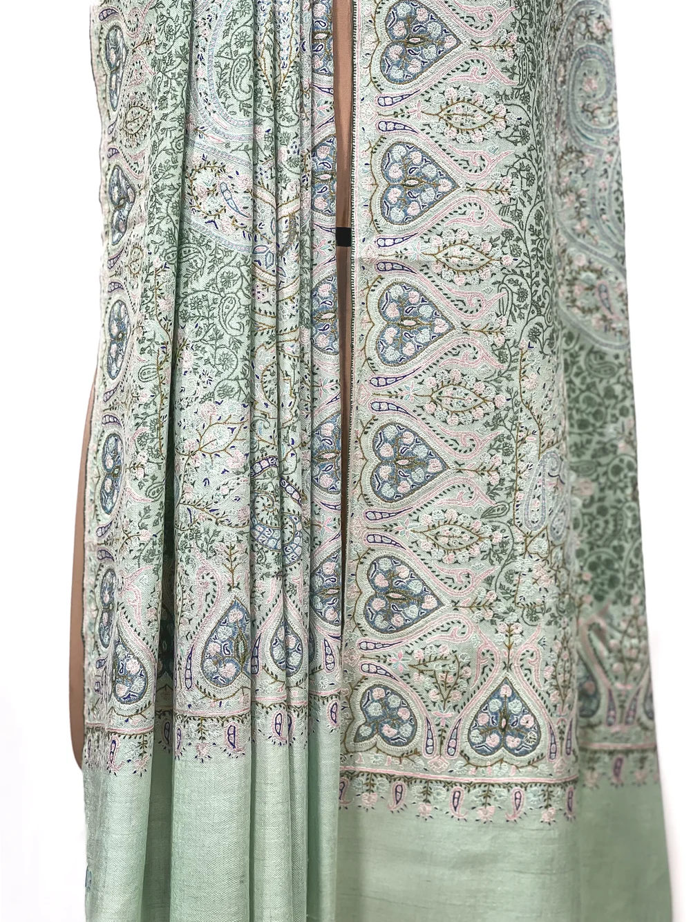 Pista Green Women Kashmiri Sozni Jaal Pure Pashmina Shawl With Hand Embroidery Pista Green Women Kashmiri Sozni Jaal Pure Pashmina Shawl With Hand Embroidery