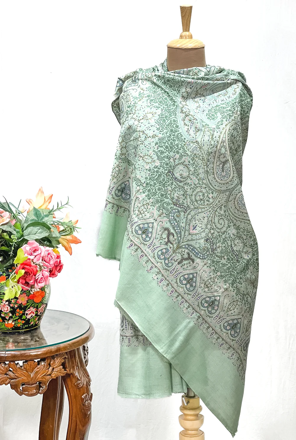 Pista Green Women Kashmiri Sozni Jaal Pure Pashmina Shawl With Hand Embroidery Pista Green Women Kashmiri Sozni Jaal Pure Pashmina Shawl With Hand Embroidery