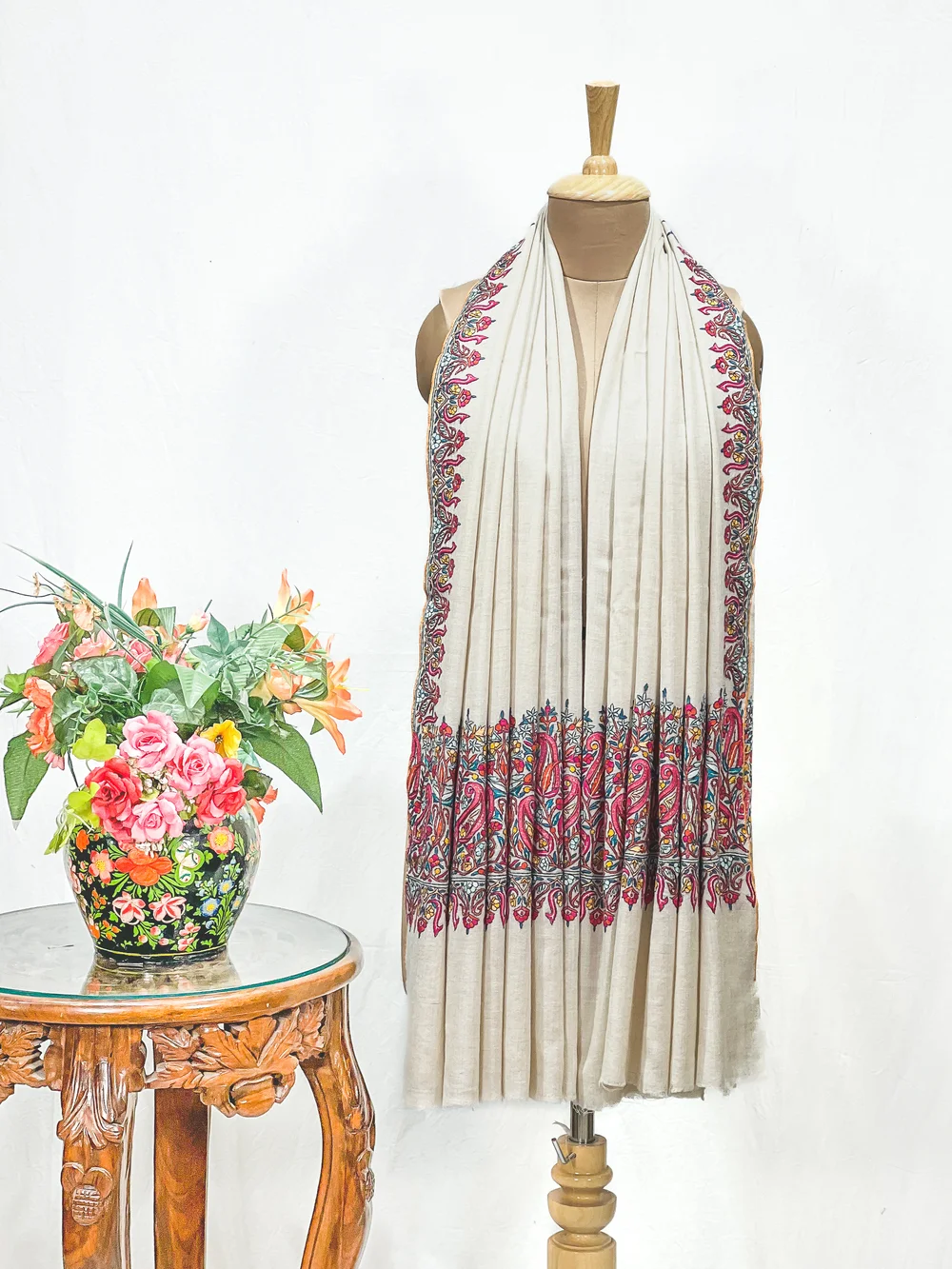 Natural White Pure Pashmina Shawl With Papier Mache Hand Embroidered close up Natural White Pure Pashmina Shawl With Papier Mache Hand Embroidered close up
