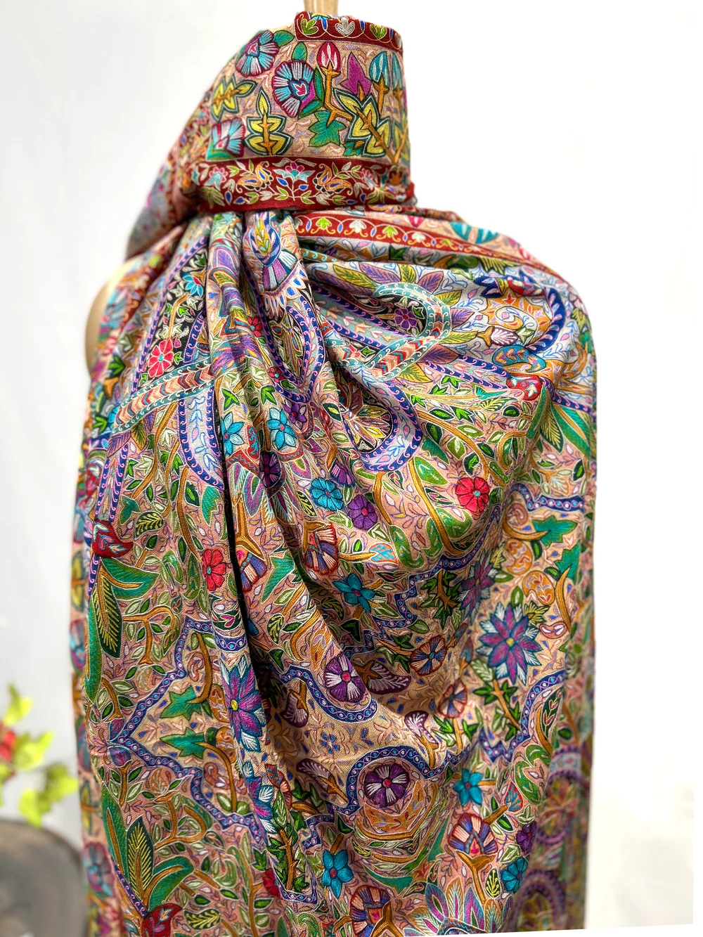 Multi-Colour Kalamkari Hand Embroidery Pure Pashmina Shawl With Hand Paint close up