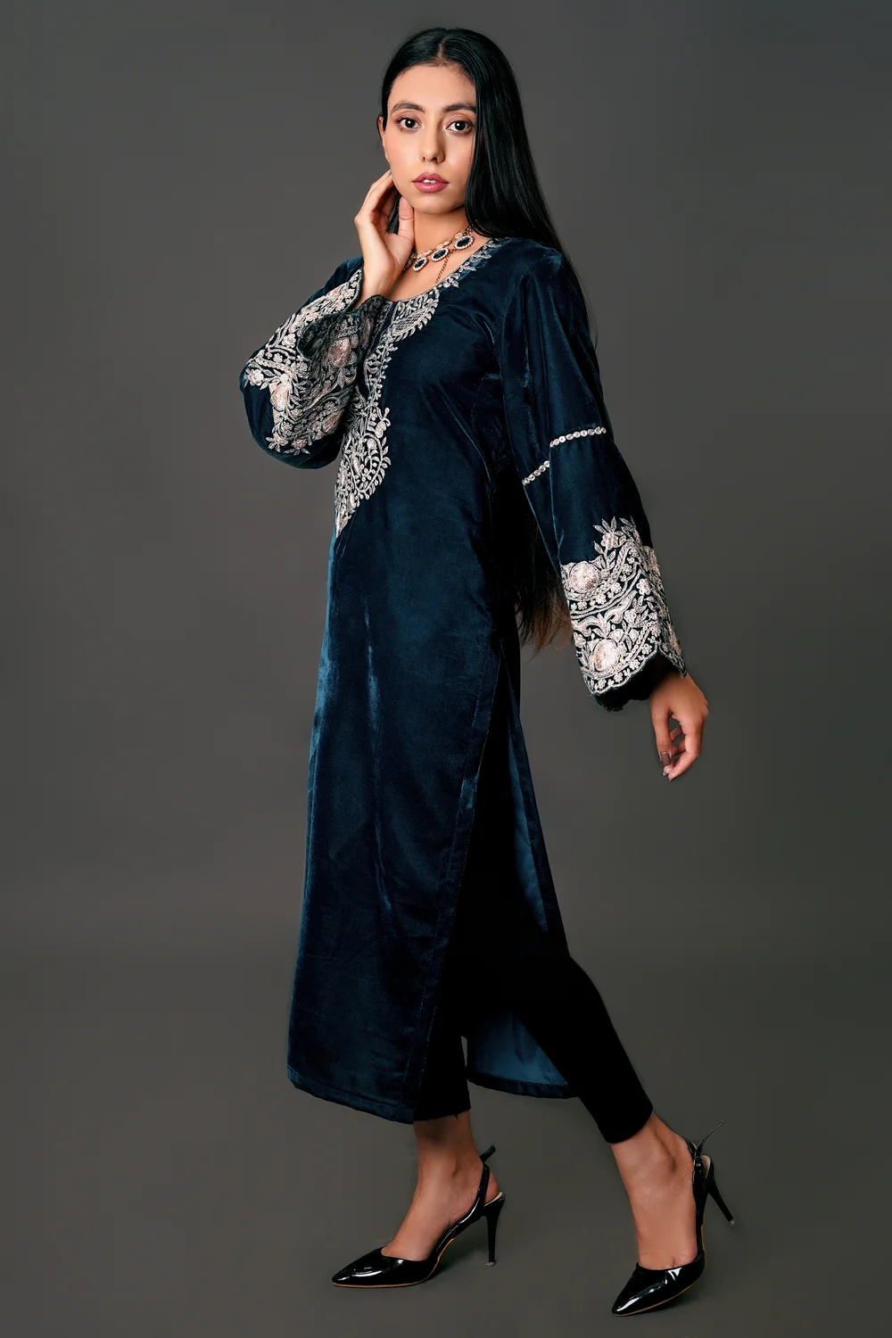 Kashmiri Velvet Kurta with Tilla Embroidery