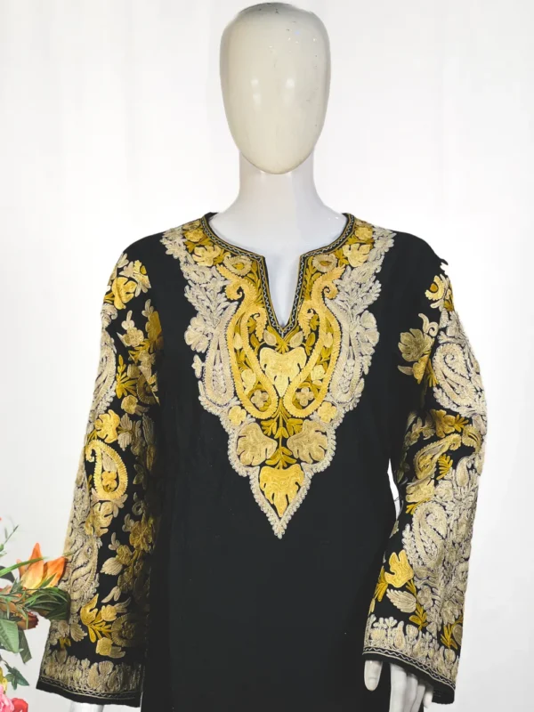 Woollen Phiran with Aari And Zari Embroidery close up