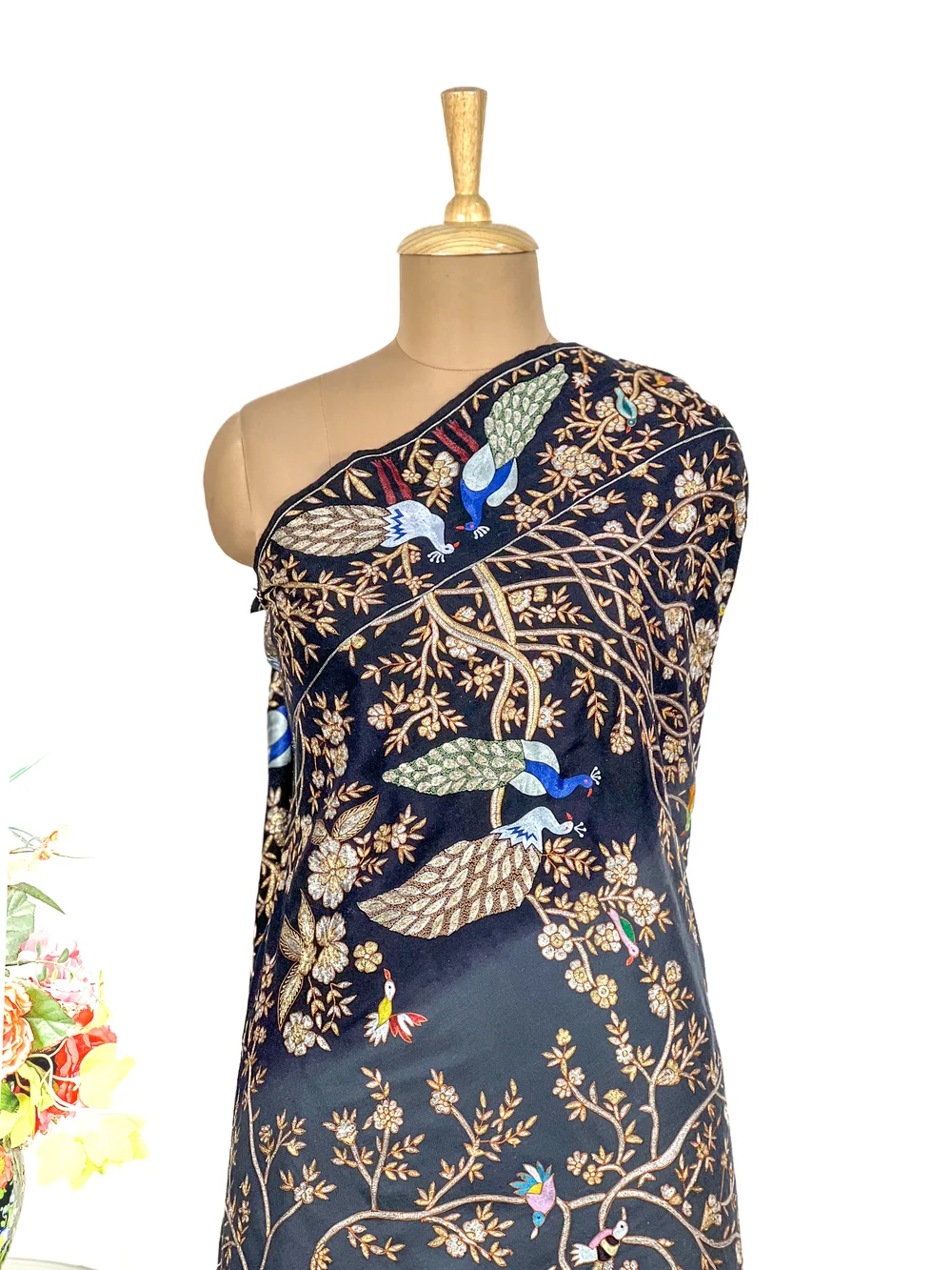 Black And Grey Ombre Pure Pashmina Shawl With Tilla Jaal Embroidery Close Up Black And Grey Ombre Pure Pashmina Shawl With Tilla Jaal Embroidery Close Up