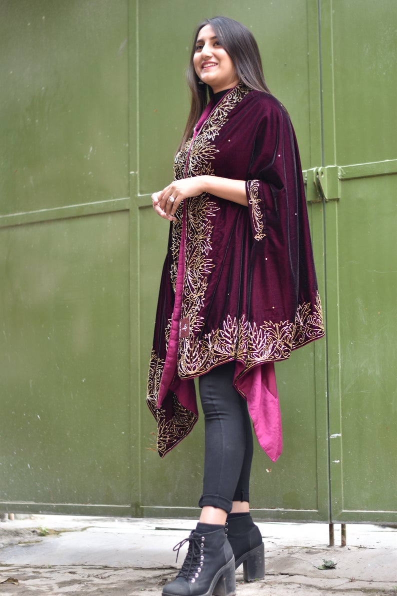 il_794xN.2109003304_cn9e Velvet Cape Shawl With Hand Kardana Work girl wearing