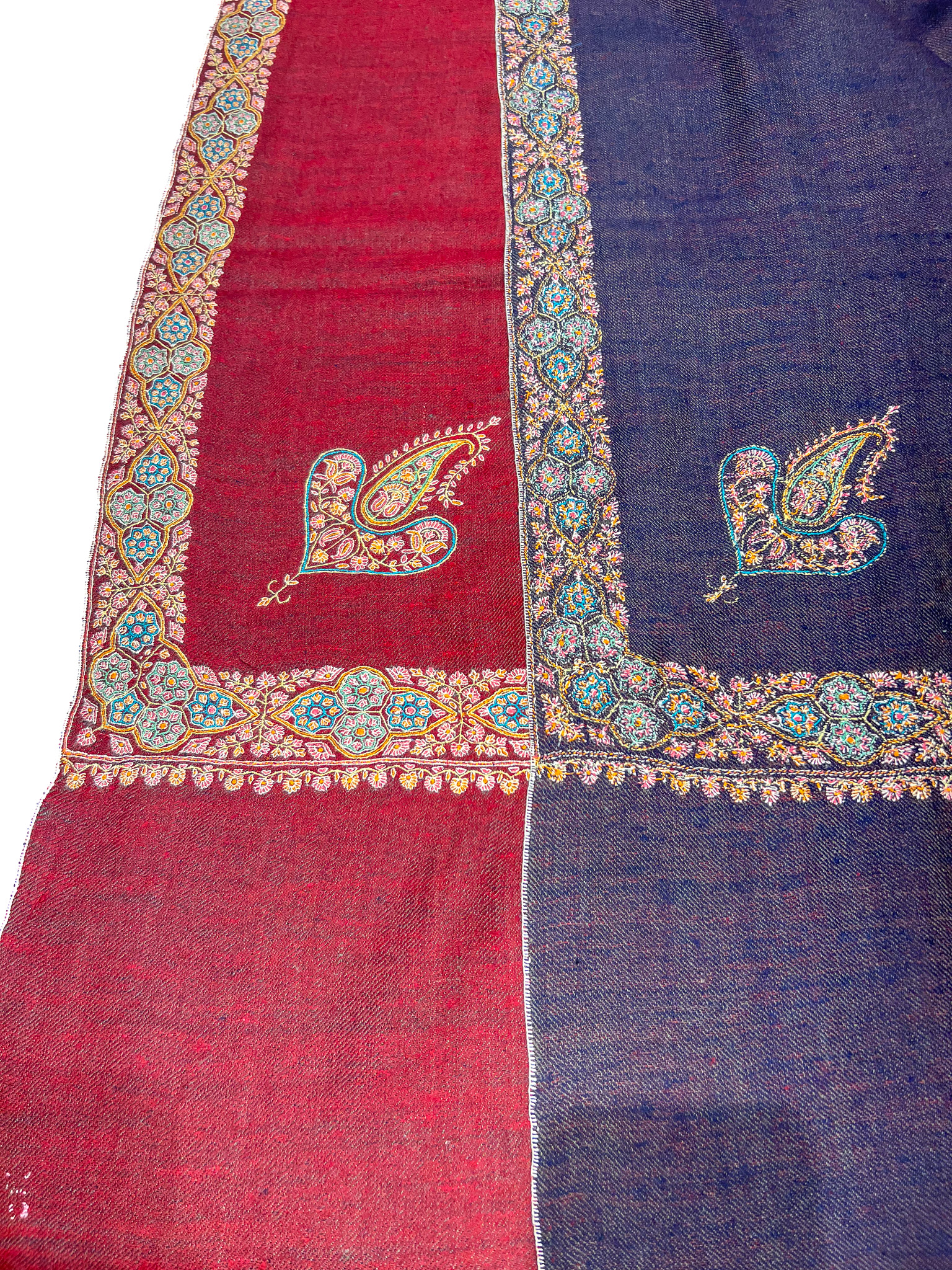 Reversible Pure Pashmina Shawl With Sozni Hand EmbroideryReversible Pure Pashmina Shawl With Sozni Hand Embroidery