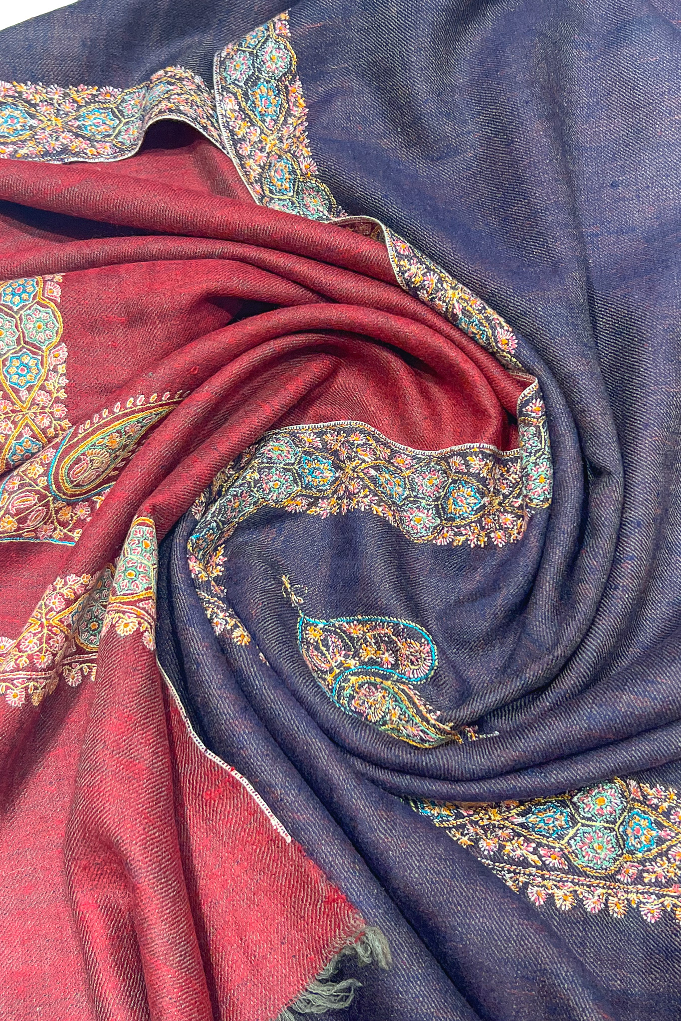 Reversible Pure Pashmina Shawl With Sozni Hand Embroidery