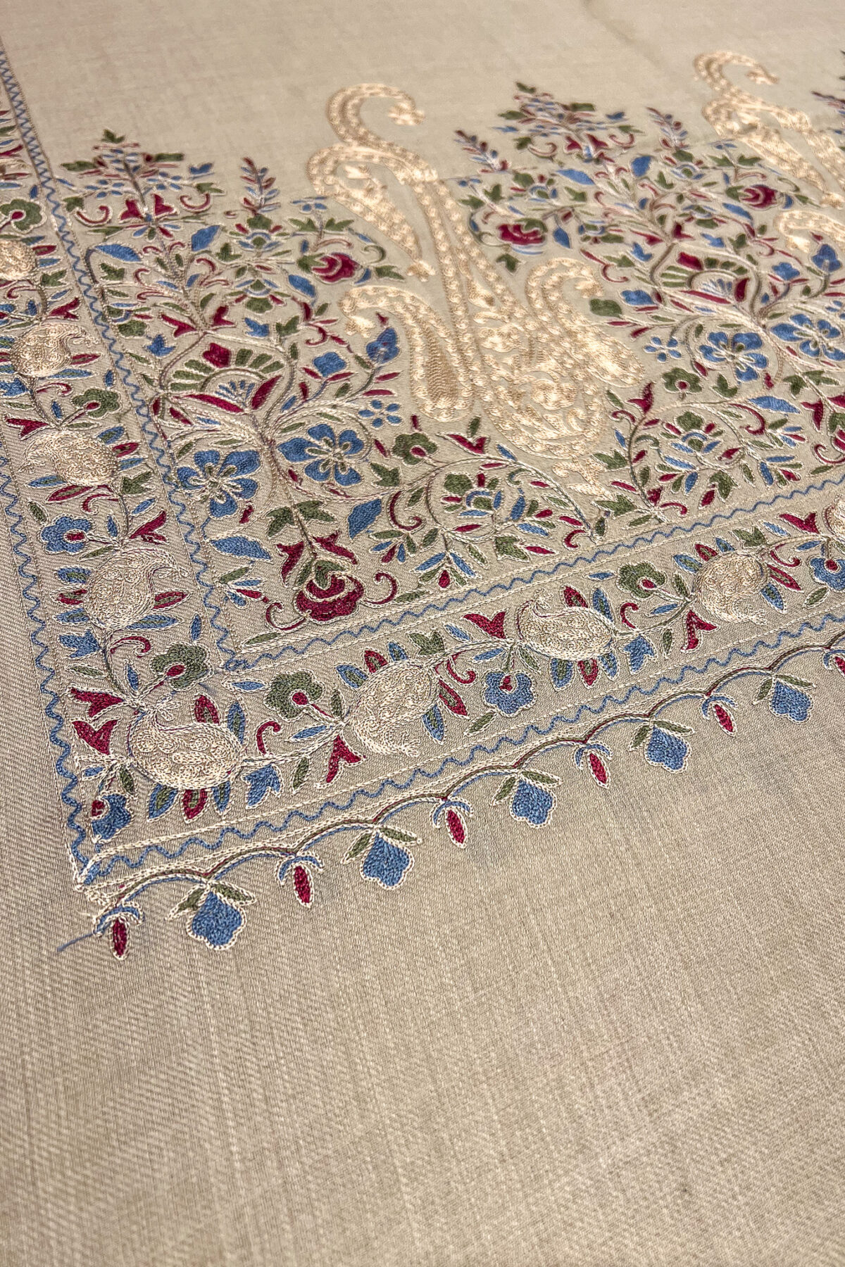 Pure Wool Stole with Thread Aari Machine Embroidery