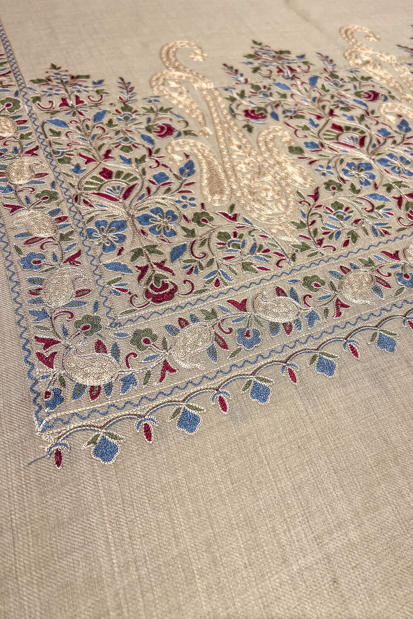 Pure Wool Stole with Thread Aari Machine Embroidery