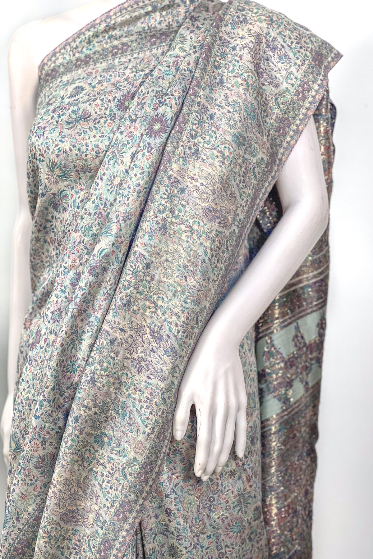 Off-White Modal Silk Kani Saree With Floral Pattern