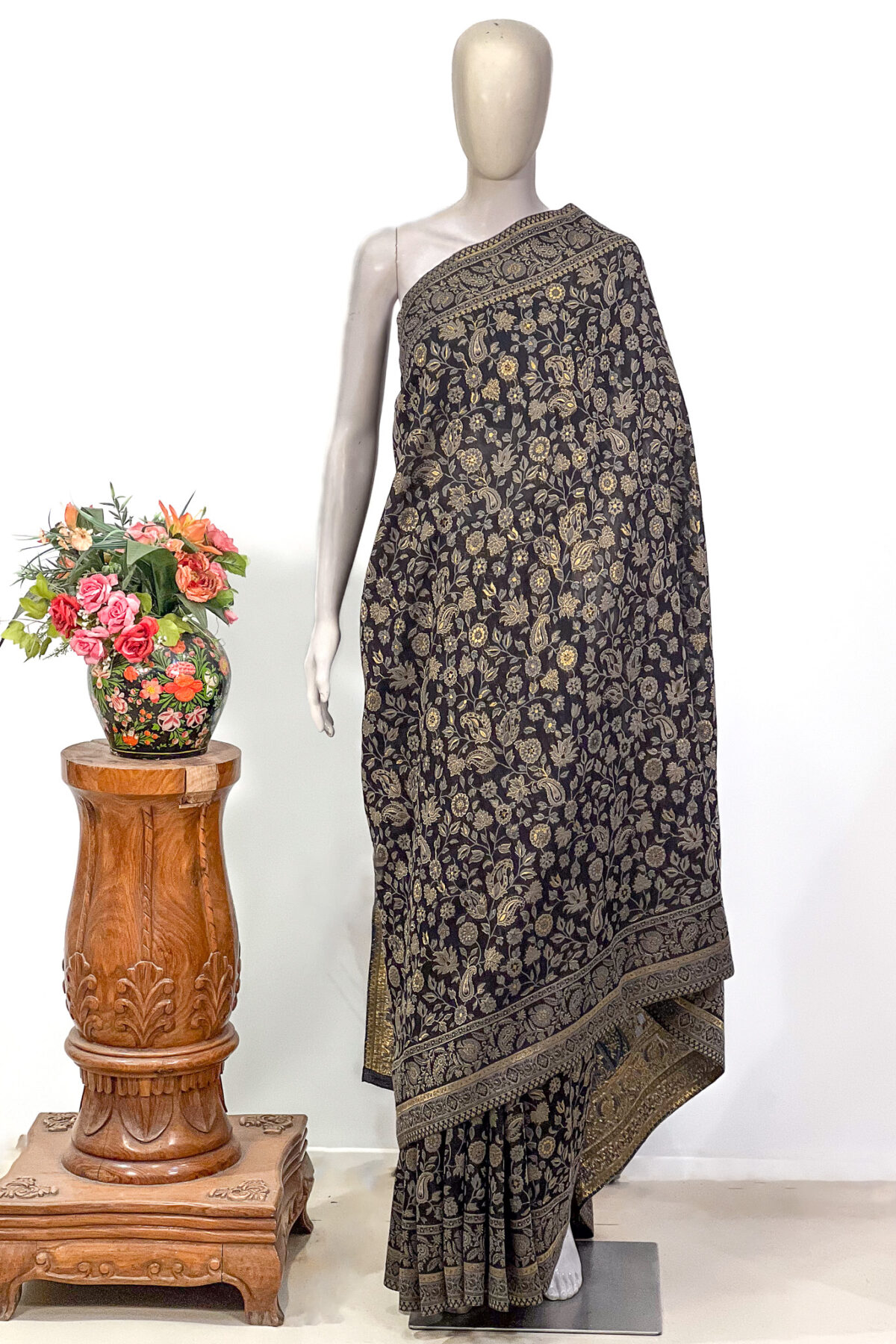Black Women Modal Silk Kani Saree With Floral Pattern