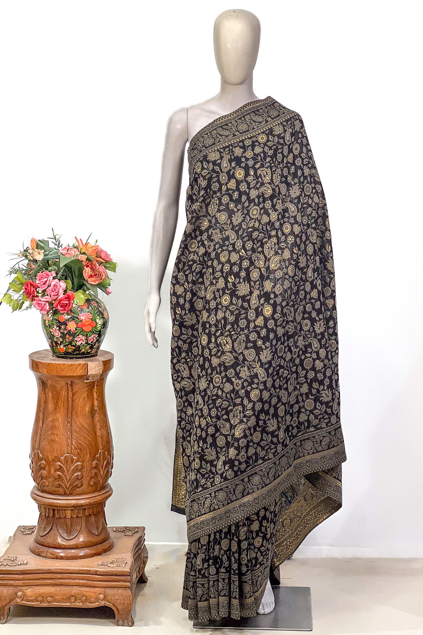 Black Women Modal Silk Kani Saree With Floral Pattern