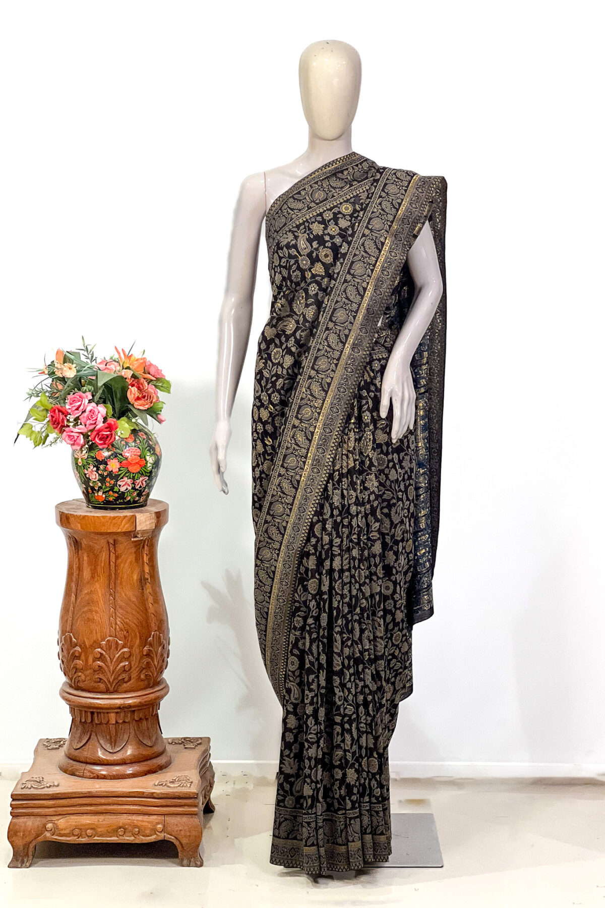 Black Women Modal Silk Kani Saree With Floral Pattern