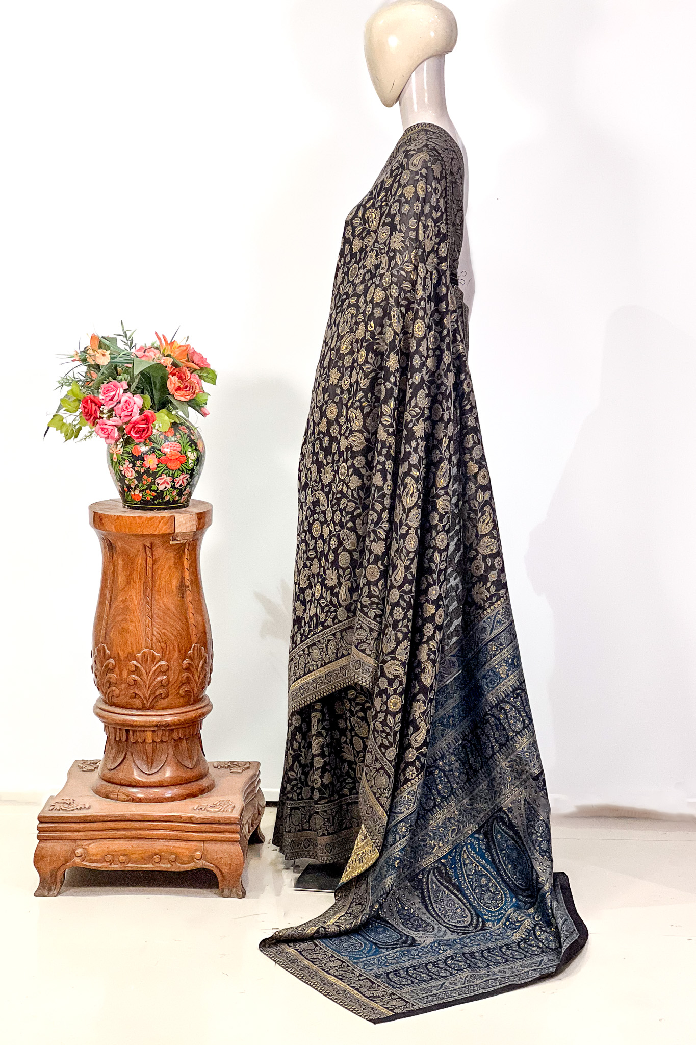 Black Women Modal Silk Kani Saree With Floral Pattern