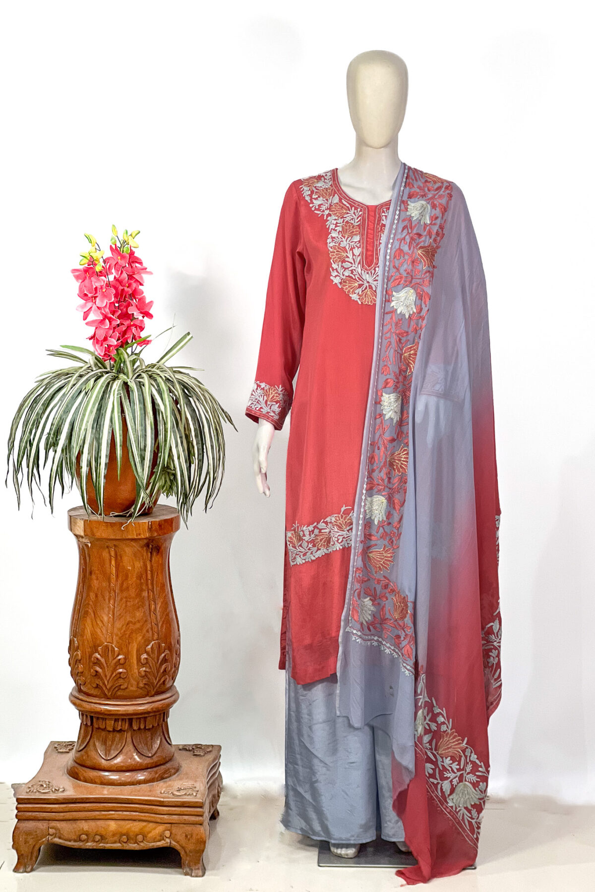 Women Kashmiri Salwar Suit with Aari Embroidery and Tilla Outlining