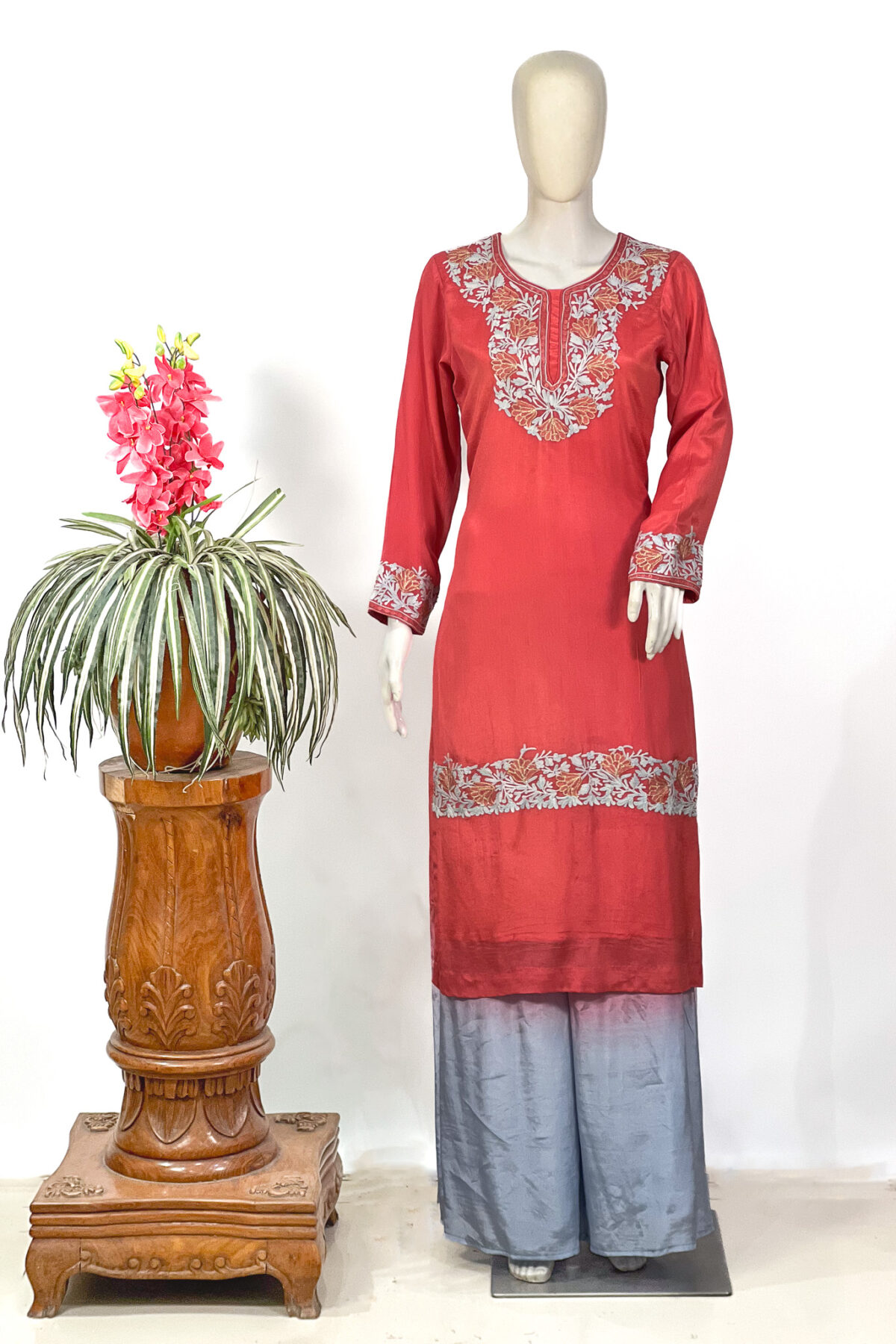 Women Kashmiri Salwar Suit with Aari Embroidery and Tilla Outlining