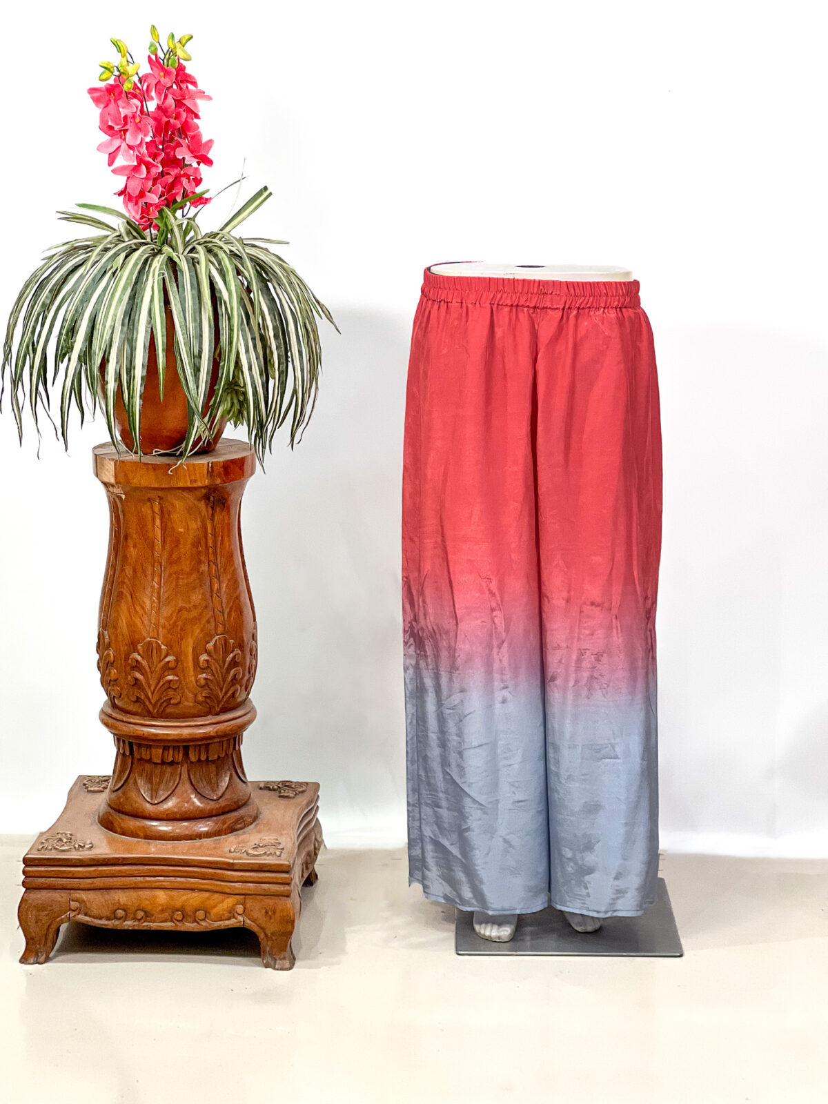 Women Kashmiri Salwar Suit with Aari Embroidery and Tilla Outlining