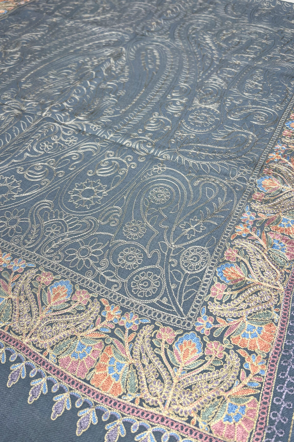 Women Kashmiri Wool Stole with Thread Jaal Embroidery